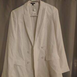 Elegant White Double-Breasted Blazer